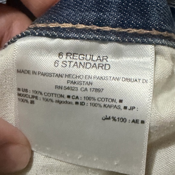 Old Navy Women's Ripped Jean Shorts - Picture 7 of 9